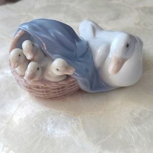 Lladro Mama Duck and Ducklings